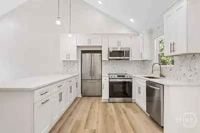 2020 Cowan Avenue, Savannah, GA 31405 - Photo 10