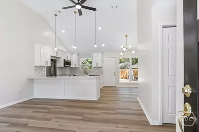 2020 Cowan Avenue, Savannah, GA 31405 - Photo 6