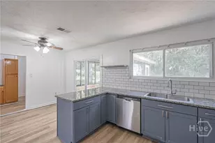 216 Holiday Cir, Savannah, GA 31419 - Photo 12