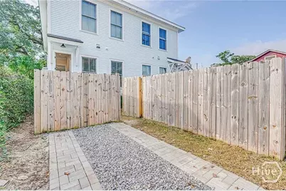 216 W 43rd Street, Savannah, GA 31401 - Photo 24