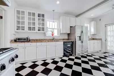 226 E 53rd Street, Savannah, GA 31405 - Photo 18