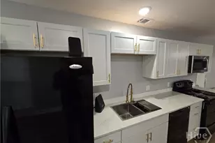 26 Chatham St, Savannah, GA 31406 - Photo 4