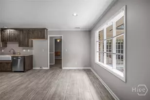 301 Wellington Rd, Savannah, GA 31410 - Photo 18