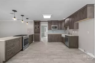 301 Wellington Rd, Savannah, GA 31410 - Photo 14