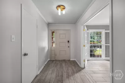 301 Wellington Road, Savannah, GA 31410 - Photo 6