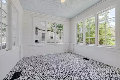 525 Maupas Avenue, Savannah, GA 31401 - Photo 24