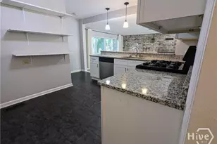 220 Columbus Dr, Savannah, GA 31405 - Photo 6