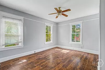 709 E 35th Street, Savannah, GA 31401 - Photo 12