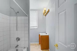 709 E 35th St, Savannah, GA 31401 - Photo 14