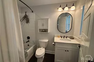 105 E 66th St, Savannah, GA 31405 - Photo 12