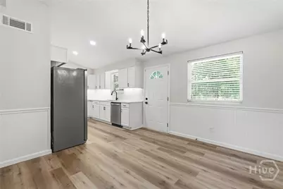 318 Briarcliff Circle, Savannah, GA 31419 - Photo 18