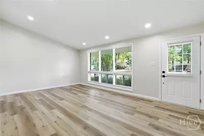 318 Briarcliff Circle, Savannah, GA 31419 - Photo 8