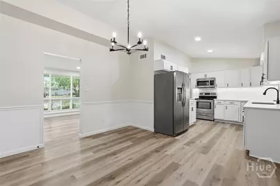318 Briarcliff Circle, Savannah, GA 31419 - Photo 10