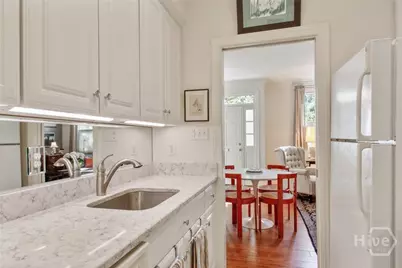 519 Tattnall Street, Savannah, GA 31401 - Photo 8