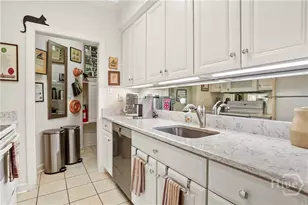 519 Tattnall St, Savannah, GA 31401 - Photo 10