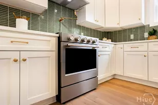 807 E 36th St, Savannah, GA 31401 - Photo 12