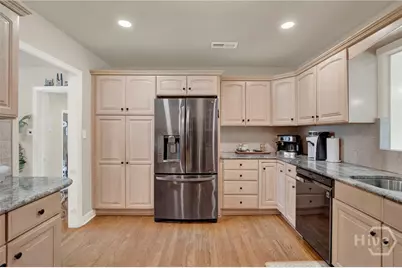 8720 Rivers End Drive, Savannah, GA 31406 - Photo 10