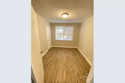 2137 Bolling Street, Savannah, GA 31404 - Photo 10