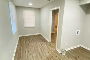 2137 Bolling St, Savannah, GA 31404 - Photo 4