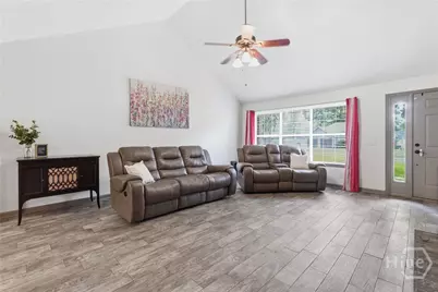 119 E Sagebrush Lane, Savannah, GA 31419 - Photo 6