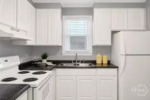 2218 Hanson St, Savannah, GA 31404 - Photo 10