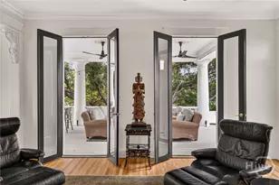 107 E 35th St, Savannah, GA 31401 - Photo 34