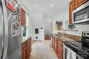 613 E 37th St, Savannah, GA 31401 - Photo 22