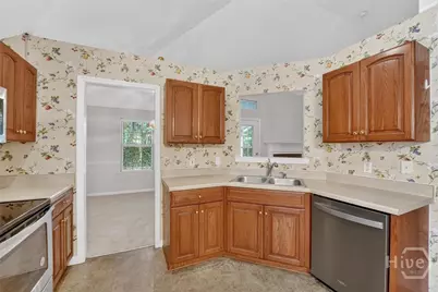 105 Oak Grove Lane, Savannah, GA 31419 - Photo 10