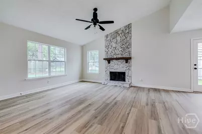 1 E White Hawthorne Drive, Savannah, GA 31419 - Photo 8