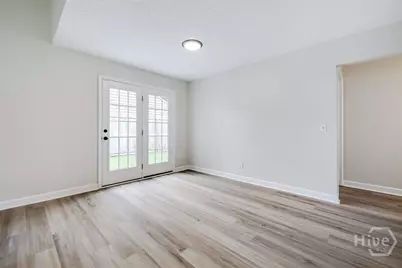 1 E White Hawthorne Drive, Savannah, GA 31419 - Photo 10