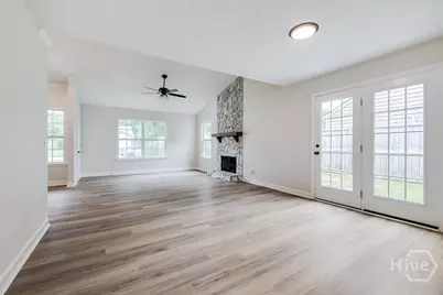 1 E White Hawthorne Drive, Savannah, GA 31419 - Photo 10