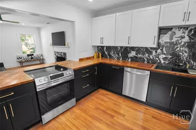 407 E 58th Street, Savannah, GA 31405 - Photo 6