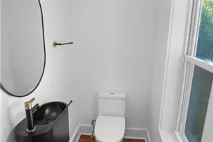 407 E 58th St, Savannah, GA 31405 - Photo 16