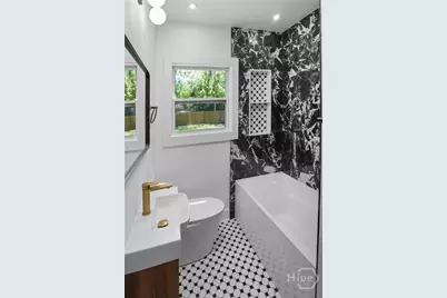 407 E 58th Street, Savannah, GA 31405 - Photo 14