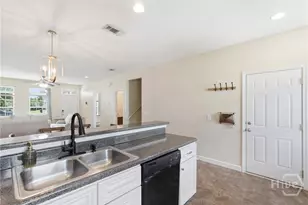 825 Terrell Dr, Hinesville, GA 31313 - Photo 8