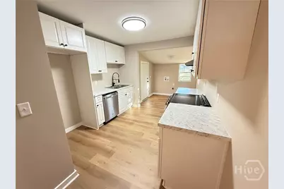 2224 Greenwood Street, Savannah, GA 31404 - Photo 8