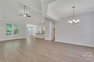 722 Highland Cir, Richmond Hill, GA 31324 - Photo 2