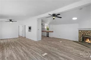 808 Meadow Lake Dr, Hinesville, GA 31313 - Photo 2
