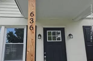 636 W 48th St, Savannah, GA 31405 - Photo 2