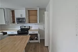636 W 48th St, Savannah, GA 31405 - Photo 10