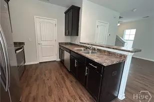 79 Crystal Lake Dr, Savannah, GA 31407 - Photo 12