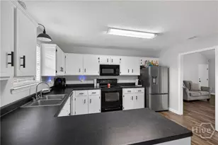 939 Ruth Dr, Hinesville, GA 31313 - Photo 12