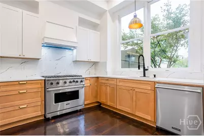 315 W Bolton Street, Savannah, GA 31401 - Photo 14