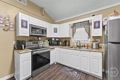 52 S Parkwood Drive, Savannah, GA 31404 - Photo 8