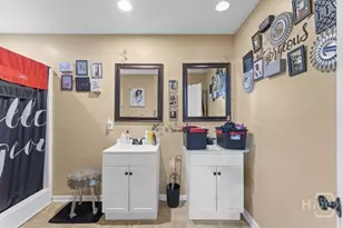 52 S Parkwood Dr, Savannah, GA 31404 - Photo 18