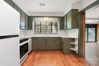 404 Gordonston Avenue, Savannah, GA 31404 - Photo 12