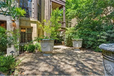 110 W Gaston Street, Savannah, GA 31401 - Photo 2