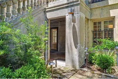 110 W Gaston Street, Savannah, GA 31401 - Photo 4