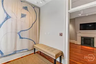 31 E Jones St, Savannah, GA 31401 - Photo 4