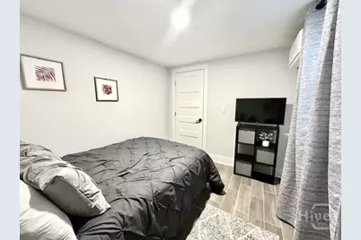528 E 37th Street #A, Savannah, GA 31401 - Photo 8